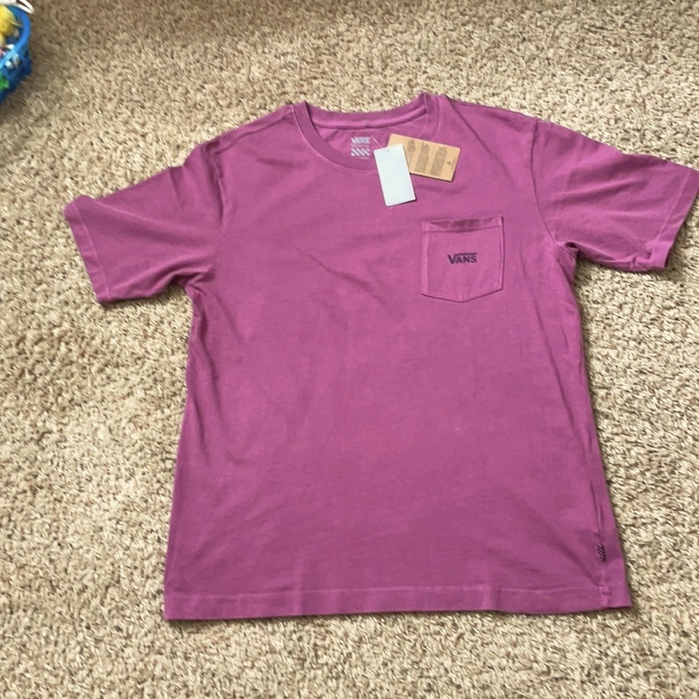 Vans women’s pocket T-shirt plum size medium